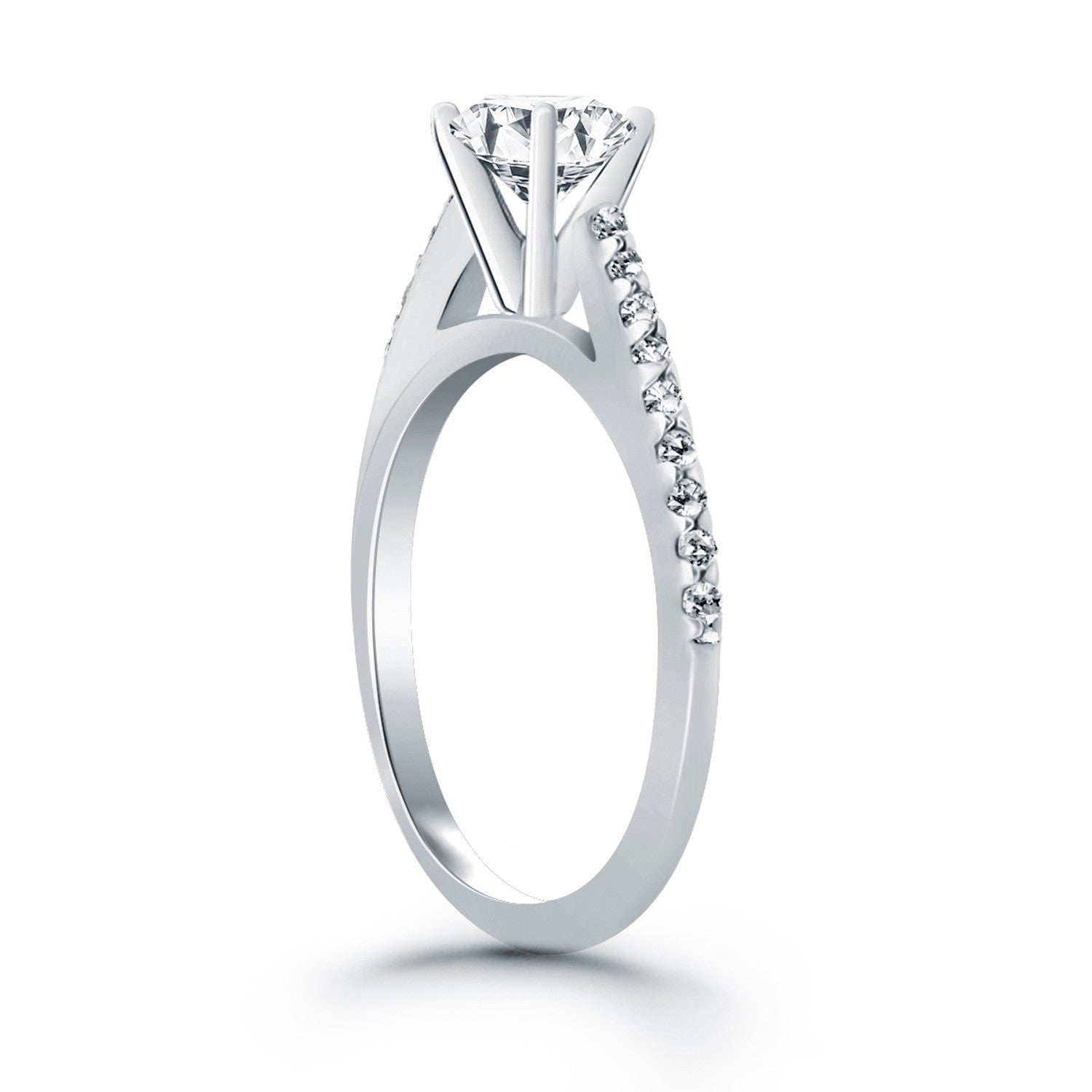 Anillo de compromiso catedralino con diamantes de microgarra de oro blanco de 14k