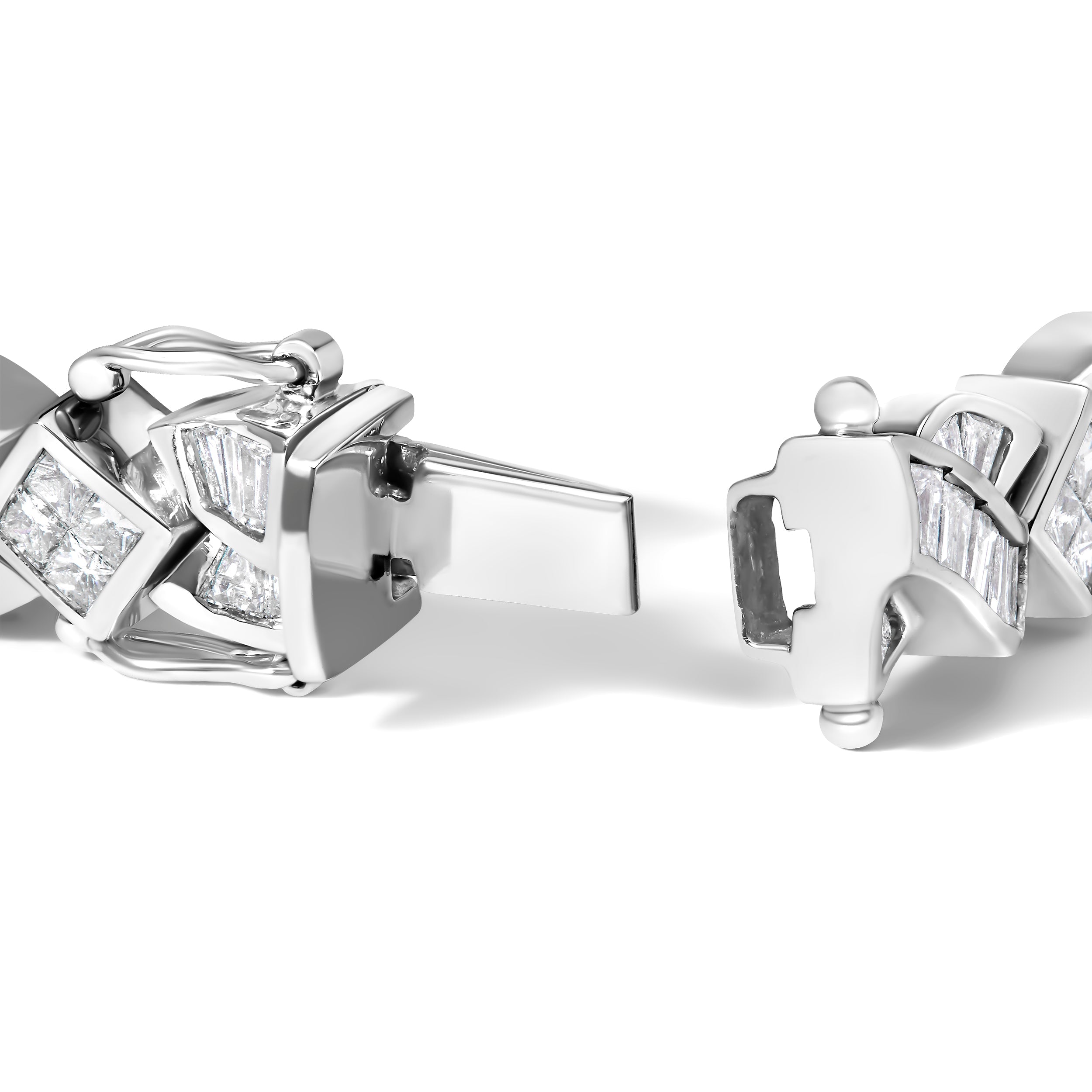 14K White Gold 8 1/5 Cttw Diamond Geometric Twisted Link Bracelet