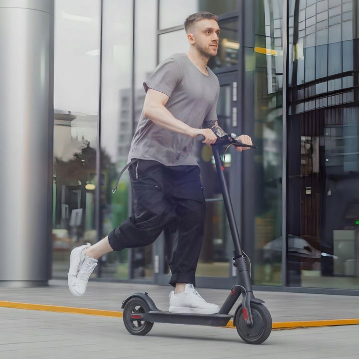 Adult Electric Scooter Folding hoverboard Tires 8.5-inch Speed ​​35KM/H 350W 36V10.4AH J-03 motorized scooter