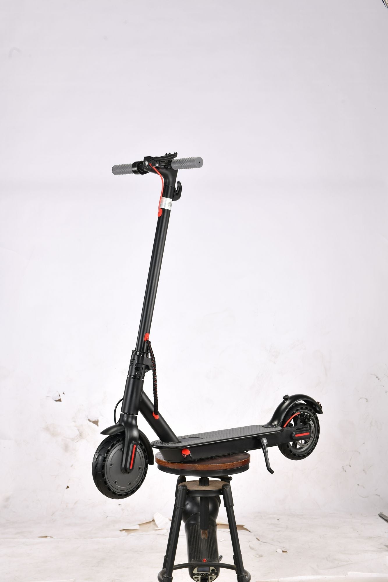 Adult Electric Scooter Folding hoverboard Tires 8.5-inch Speed ​​35KM/H 350W 36V10.4AH J-03 motorized scooter